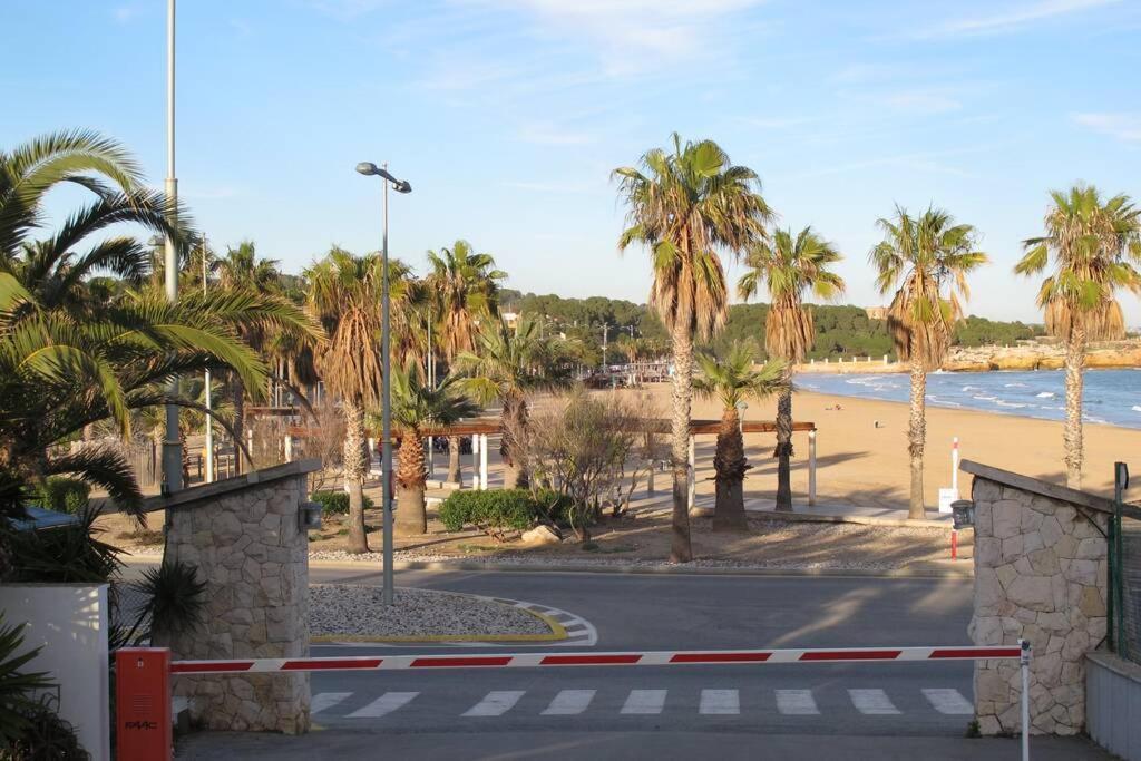Apartment In Front Of Arrabassada Beach Tarragona Exterior foto